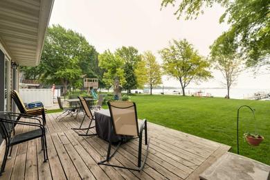 Hotel Waterfront Johnson Lake Getaway with Kayaks and Grill!