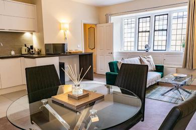 Apartments Premium 2 Double Bedroom City Apartment with Gated Parking and Open Plan Lounge. Includes Private Entrance, Courtyard Garden and Quality Furnishings. Exceptional Feedback from Our Guests