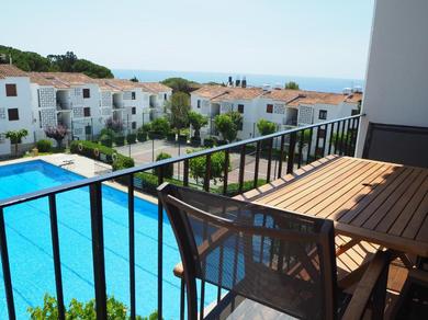 Apartments Apartamento en Calella de Palafrugell con vistas al mar, piscina y terraza