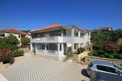 Apartments by the sea Trogir - 8683