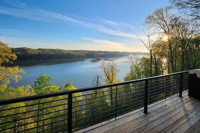 Дом отдыха Lakeview Happy Place - 10 Person House with HOT TUB on Lake Cumberland