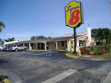 Motel Super 8 by Wyndham Lantana West Palm Beach
