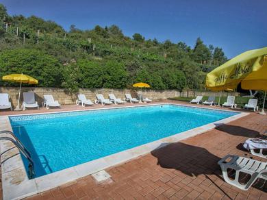 Дом отдыха Cozy Farmhouse in Paciano with Swimming Pool