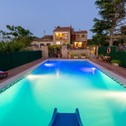 Villa 8 to 10 Sleeps Private Pool Villa & BBQ Near Barcelona