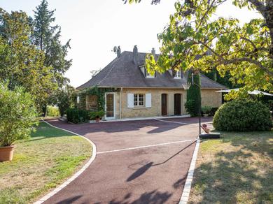 Вилла Attractive Villa with Private Garden between Saint Emilion and Bergerac