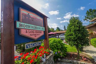 Отель Mountainaire Inn and Log Cabins