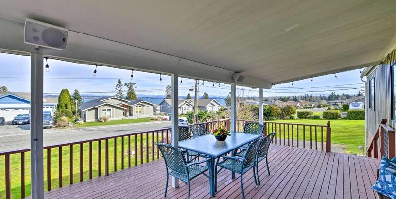Holiday home Dog-Friendly Home with Views by Birch Bay Park!