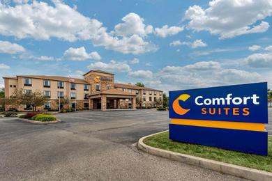 Отель Comfort Suites Dayton-Wright Patterson