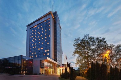 Отель VILNIUS PARK PLAZA HOTEL, Restaurant & Terrace, Panorama Bar, Conference & Banquet Center