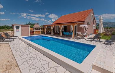 Holiday home Nice Home In Kaocine - Miljevci With Outdoor Swimming Pool, Wifi And 3 Bedrooms