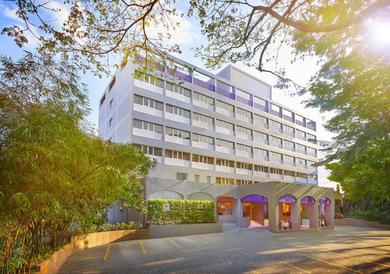 Hotel Vivanta Bengaluru Residency Road