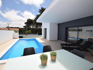 Вилла Modern villa with private pool near the beautiful beach of Foz de Arelho