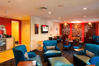 Отель TownePlace Suites by Marriott Savannah Airport