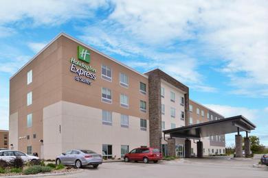 Отель Holiday Inn Express & Suites - Marshalltown, an IHG Hotel