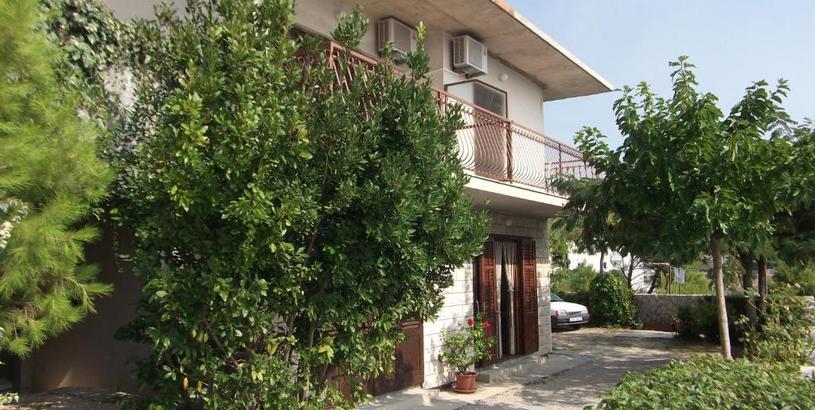 Apartments Apartments by the sea Nemira, Omis - 4834