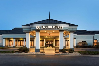 Отель DoubleTree by Hilton Hotel Detroit - Novi