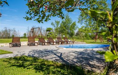 Holiday home Stunning home in Bosiljevo with 2 Bedrooms, WiFi and Outdoor swimming pool