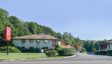 Hotel Red Roof Inn PLUS+ & Suites Guilford