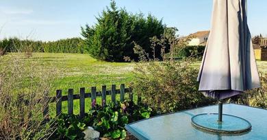 REMOTELY HAVEN near Eymet studio gite with shared pool & private garden for peaceful holiday or remote working!