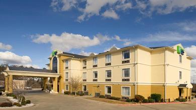 Отель Holiday Inn Express Hotel & Suites Mount Pleasant, an IHG Hotel