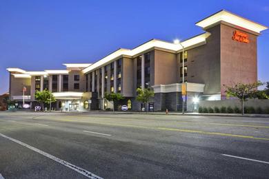 Отель Hampton Inn & Suites Los Angeles Burbank Airport