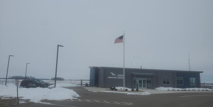 Salem Municipal Airport/McNary Field (SLE), Салем, Соединенные Штаты