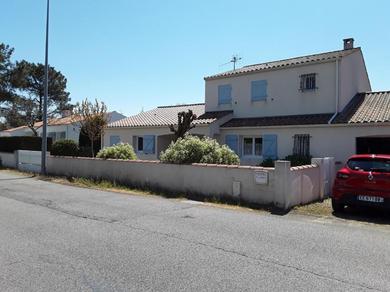 Holiday home Maison La Tranche-sur-Mer, 5 pièces, 8 personnes - FR-1-194-237
