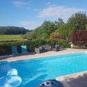 Holiday home Maison avec piscine chauffée et grand jardin