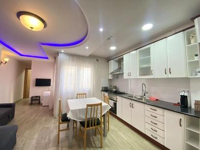  Entire New Apartment 20' from Barcelona