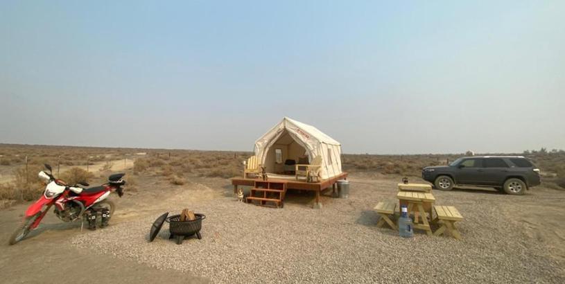 Luxury tent Tentrr Signature Site - Lakeview desert oasis- Soda Lake waterfront 1