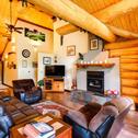 Дом отдыха Secluded Log Cabin with Patio See Aurora Borealis!