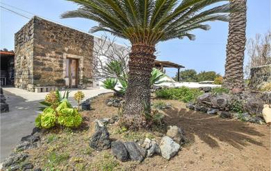 Дом отдыха Nice home in Pantelleria with WiFi and 2 Bedrooms