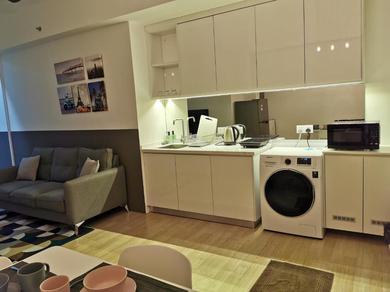 Apartments REVO at AURORA PLACE, Pavilion 2, 5 Minutes To AXIATA ARENA BUKIT JALIL FREE WIFI by De Harlequins Guesthouse