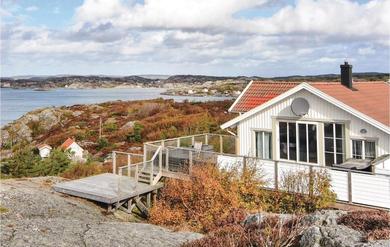 Holiday home Awesome Home In Kyrkesund With 5 Bedrooms, Sauna And Indoor Swimming Pool