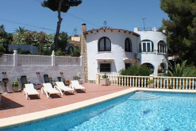 Villa El Cisne - holiday home with private swimming pool in Benissa