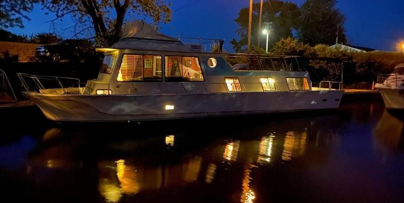 Ботель The Lily Pad Boatel Houseboat