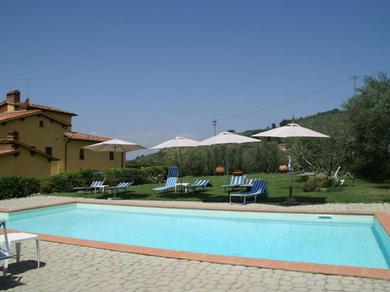 Апартаменты Charming Holiday Home in Tuscany with Swimming Pool