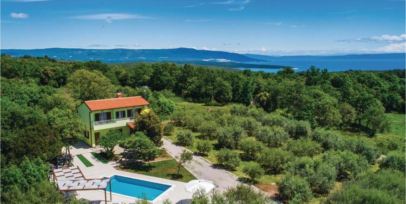 Holiday home Stunning Home In Peruski With 2 Bedrooms, Wifi And Private Swimming Pool