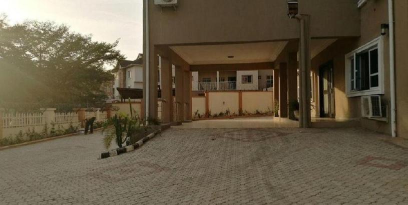 Отель Villa Nuee Hotel & Suites Utako, Abuja