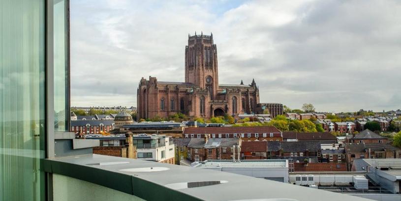 Апартаменты Penthouse In Liverpool City Centre - Free Parking - Balcony - by Happy Days
