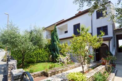 Apartments Apartment in Pula/Istrien 11443