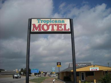 Мотель Tropicana Motel Bastrop