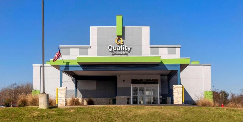 Hotel Quality Inn & Suites Elgin by Choice Hotels
