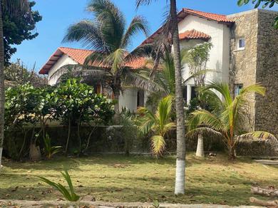 Villa Villa en hermoso entorno natural con playa