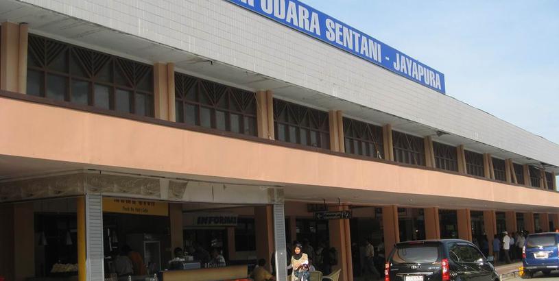 Dortheys Hiyo Eluay International Airport (DJJ), Sentani, Indonesia