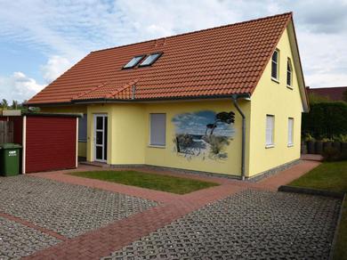 Дом отдыха Quaint Seaside Home in Boiensdorf with Terrace