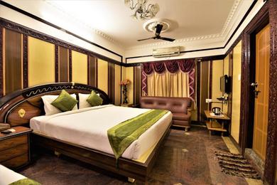 Hotel Navanidhi Comforts