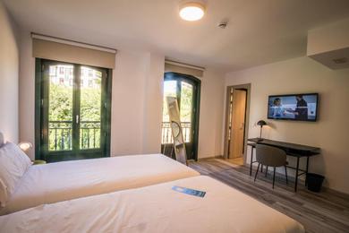 Hotel Pombal Rooms Santiago