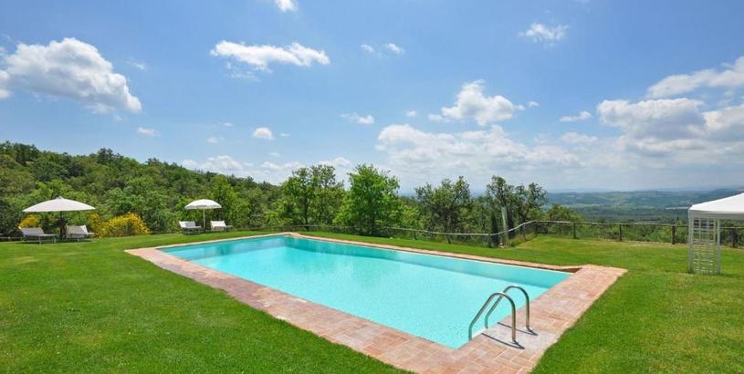Apartments Rapale Apartment Sleeps 6 with Pool and WiFi