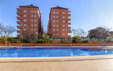Apartments Beautiful apartment in Torre la Sal with Outdoor swimming pool, WiFi and 2 Bedrooms